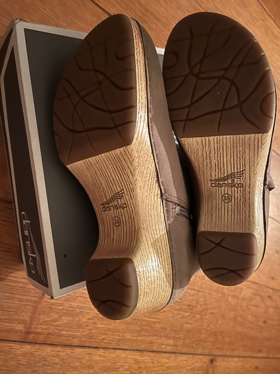 NEW w/box taupe Dansko boots size 38 - Picture 5 of 5